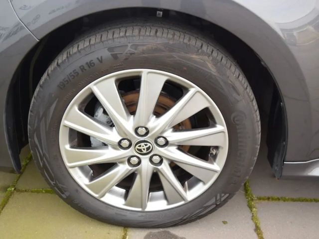 Toyota Yaris Club Hatchback