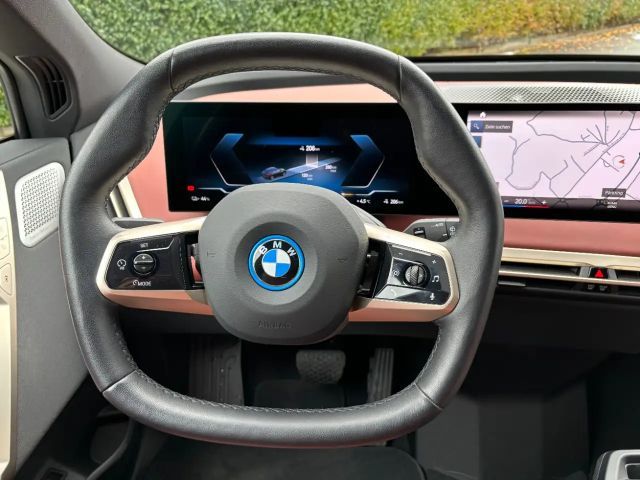 BMW iX xDrive50