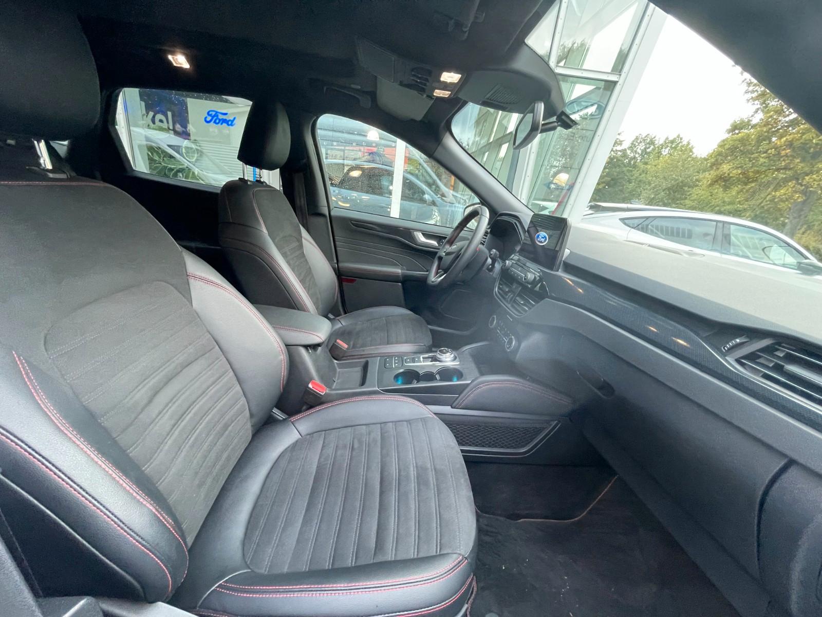 Ford Kuga Plug in Hybrid ST Line X