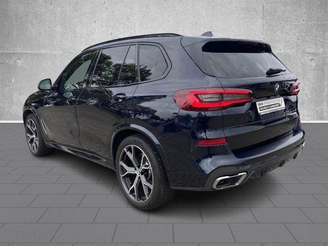 BMW X5 M50i