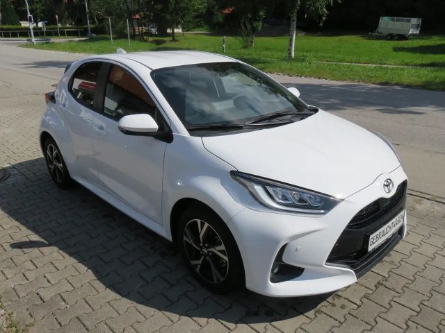 Toyota Yaris Hatchback Hybride Team D