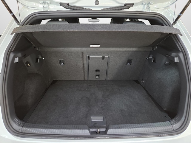 Volkswagen Golf 1.5 eTSI DSG R-Line