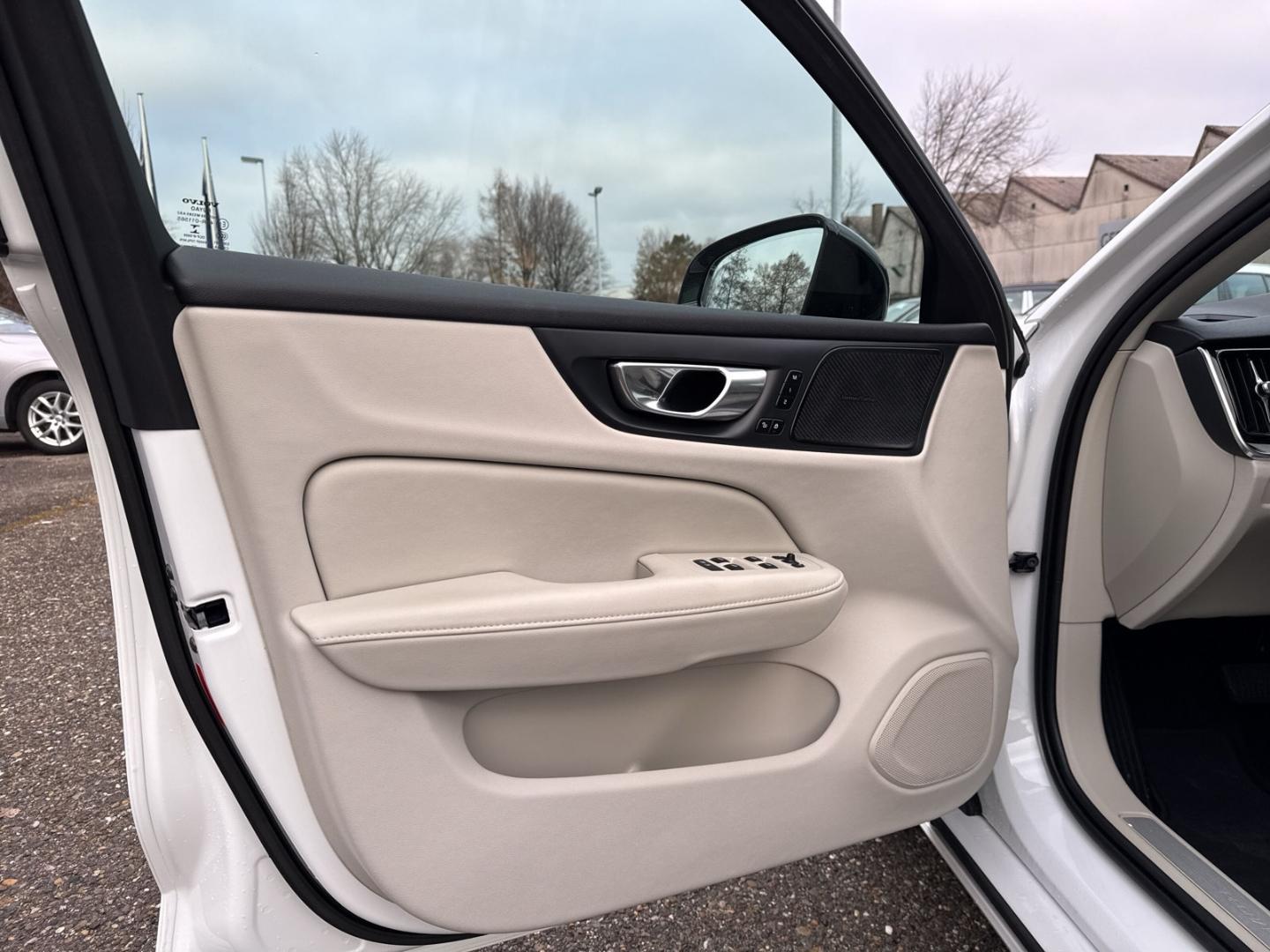 Volvo V60 AWD Dark Hybrid Plus Recharge