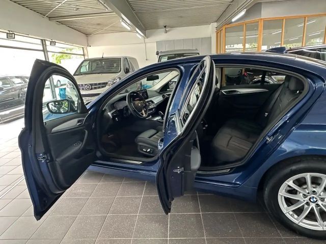 BMW 520 520d Business Line Sedan