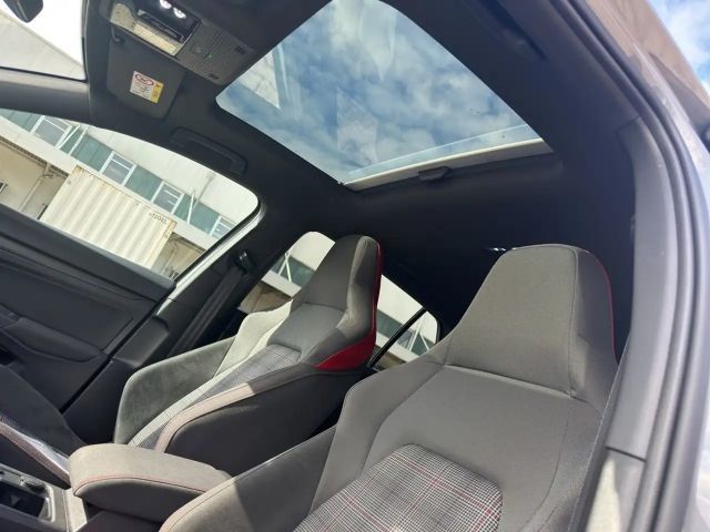 Volkswagen Golf 2.0 TSI DSG GTI Style