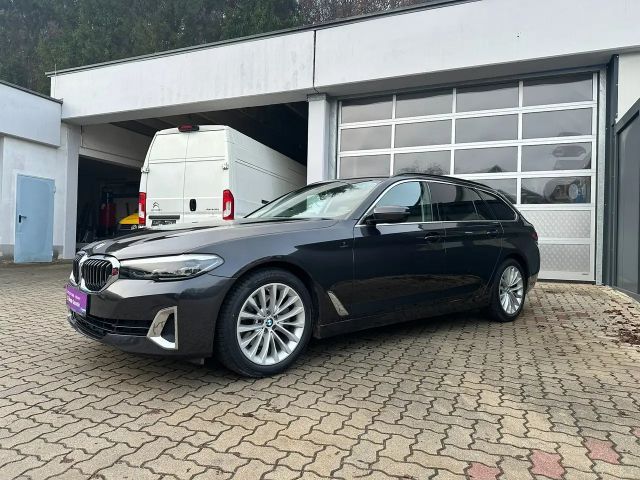 BMW 520 520d Luxury Line xDrive