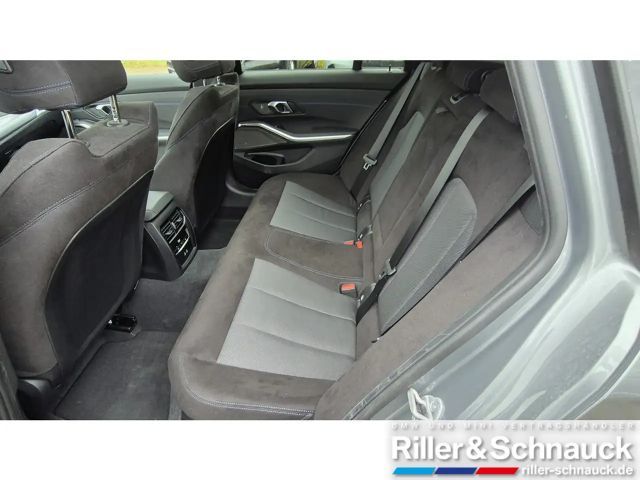 BMW 330 330d M-Sport Touring xDrive