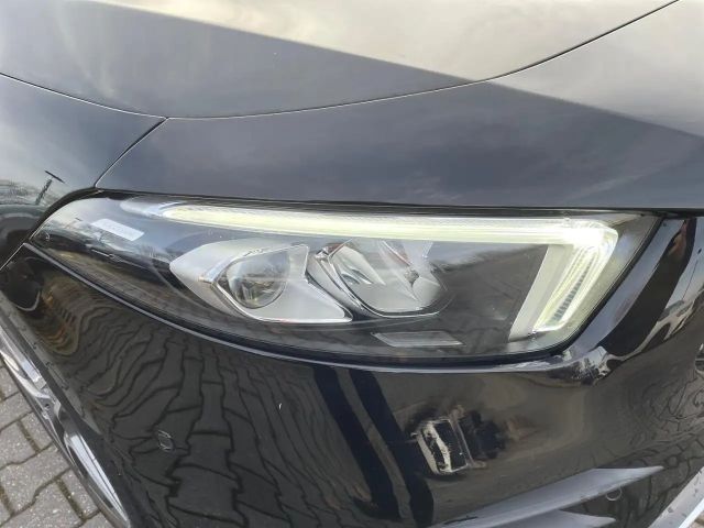 Mercedes-Benz A 250 A 250 e AMG Line