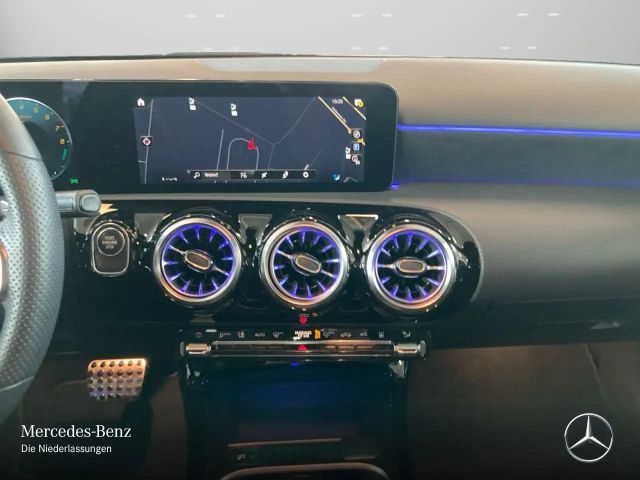 Mercedes-Benz A 250 A 250 e AMG Line