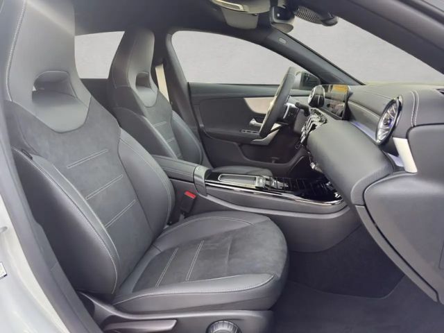 Mercedes-Benz CLA 200 CLA