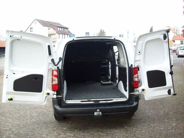 Opel Combo E 1.2 Cargo XL Holzboden Anhängerkupplung