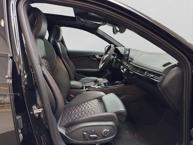 Audi RS4 Avant Quattro