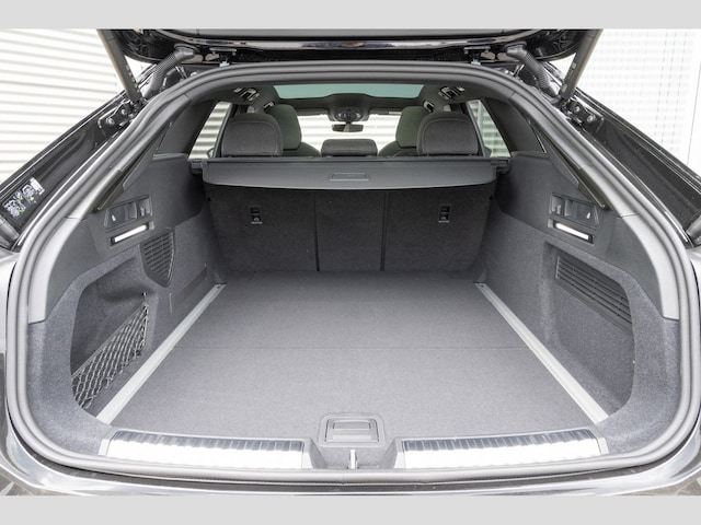 Audi A6 Avant Quattro S-Tronic