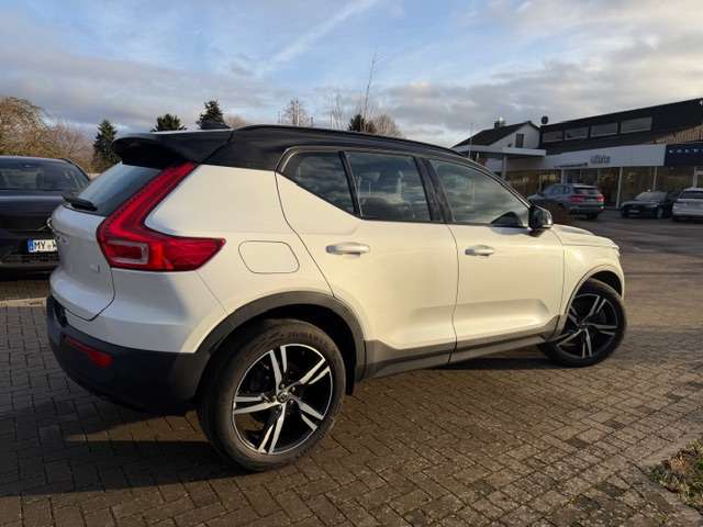 Volvo XC40 R-Design Recharge T5