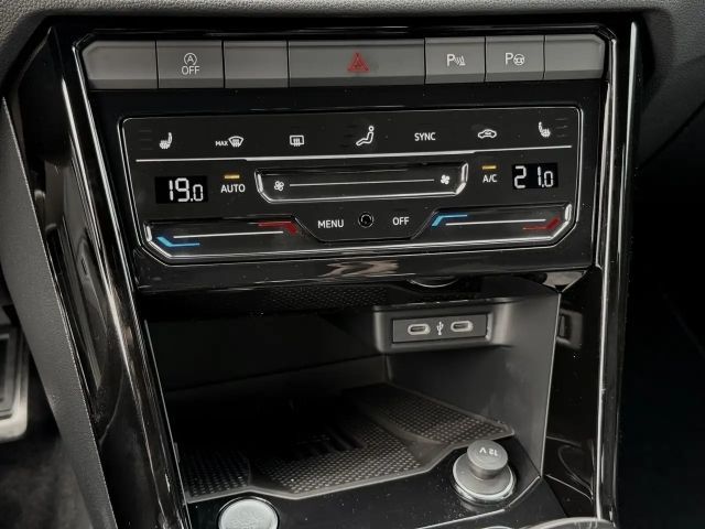 Volkswagen T-Roc 1.5 TSI DSG R-Line Style