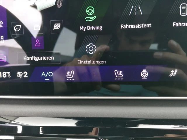 Renault 4 E-Tech Iconic