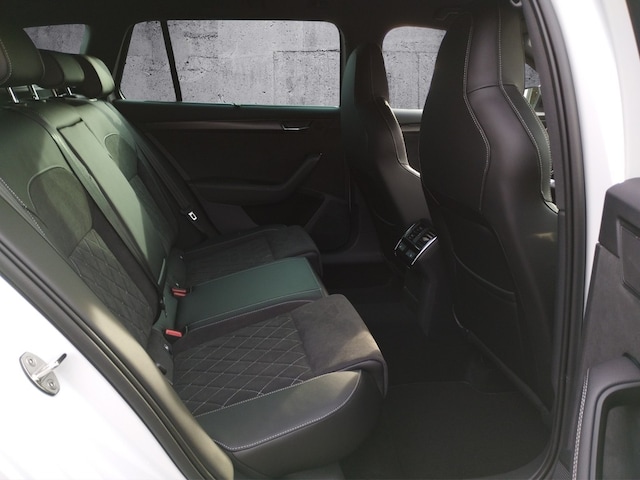 Skoda Superb 2.0 TDI Combi Sportline