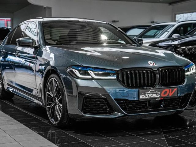 BMW 530 530e M-Sport Sedan