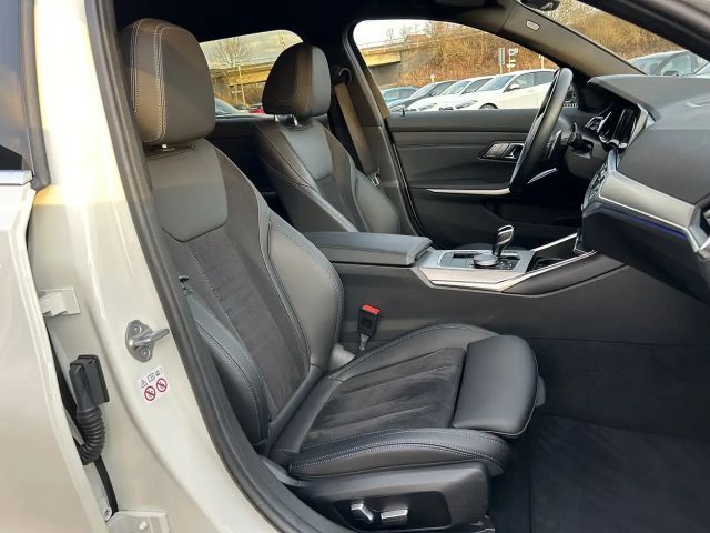 BMW 330 330d M-Sport Touring xDrive