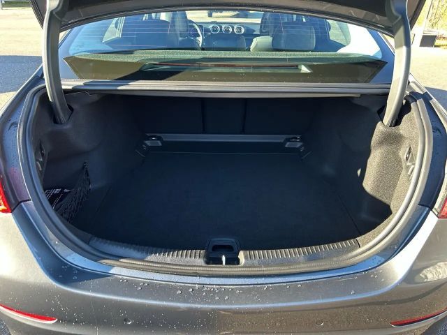 Mercedes-Benz C 200 C 200 d Sedan