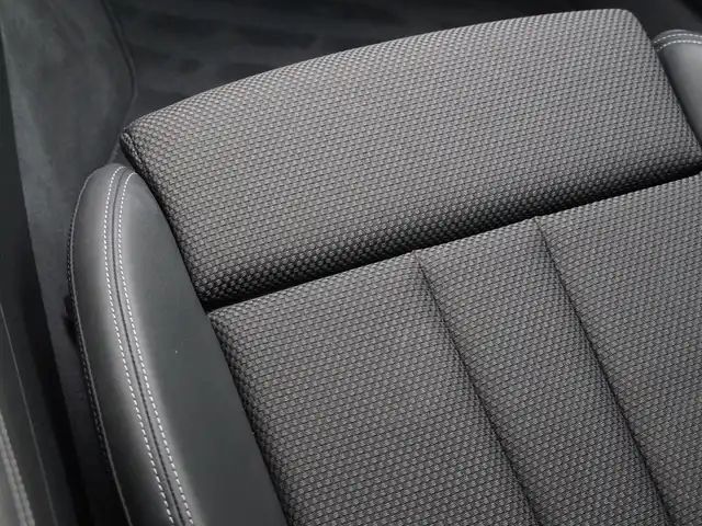 Audi A4 40 TDI Avant Quattro S-Line S-Tronic