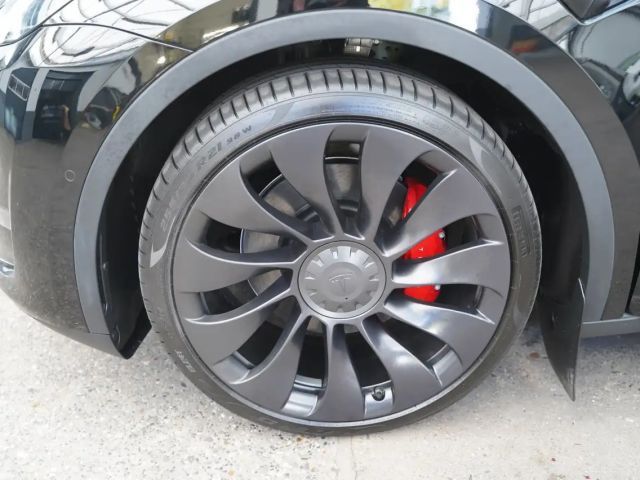 Tesla Model Y AWD Long Range