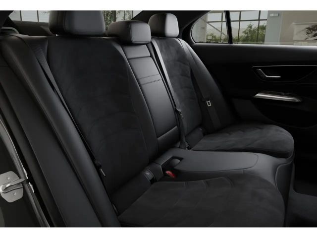 Mercedes-Benz E 220 AMG Line E 220 d Sedan