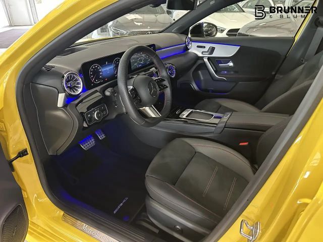 Mercedes-Benz A 220 4MATIC AMG Line