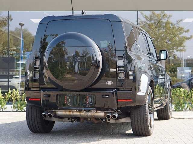 Land Rover Defender 110