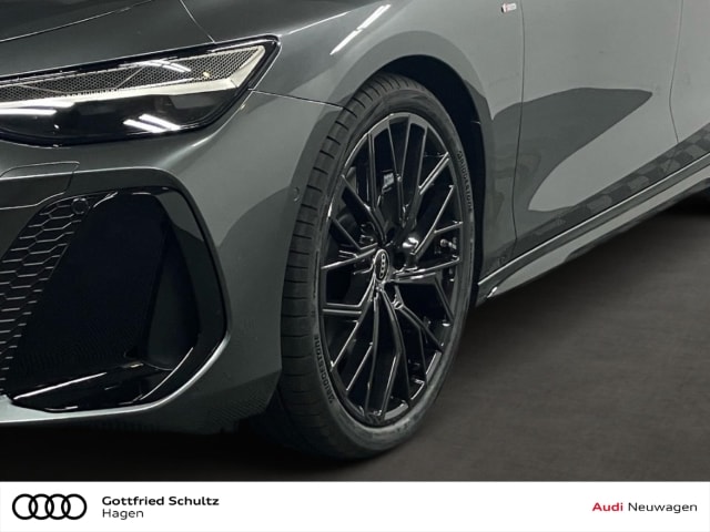 Audi A6 Avant Quattro S-Tronic