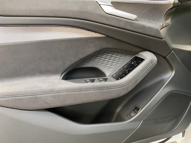 Audi A6 Avant Quattro S-Tronic