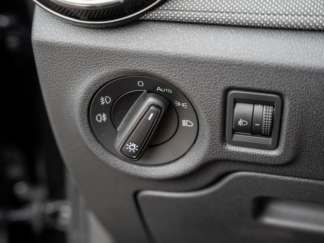 Skoda Fabia 1.0 MPI 5-GANG SpurH SoundSys