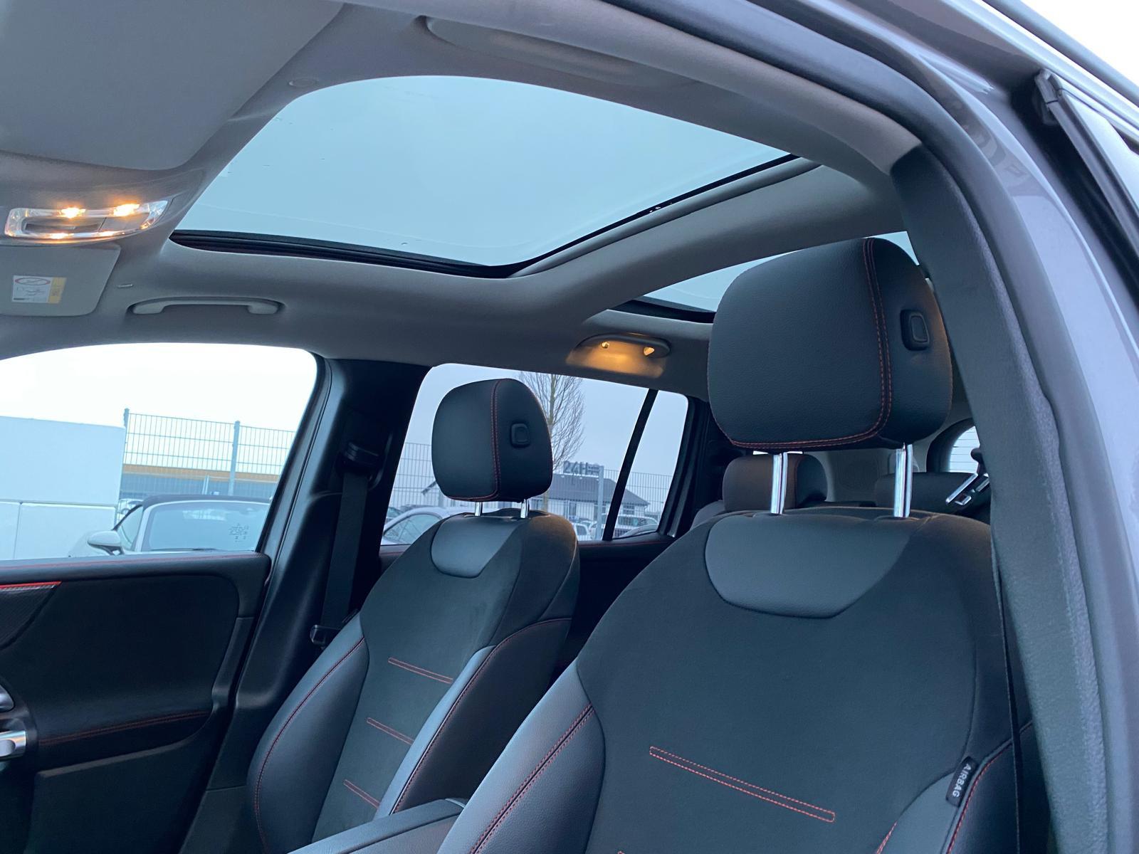 Mercedes-Benz GLB 220 AMG Line