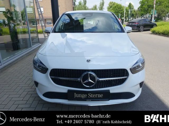 Mercedes-Benz B 200 Progressive Sedan