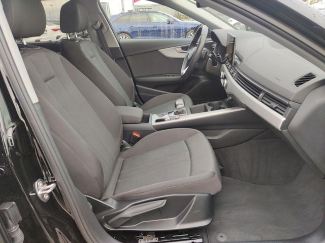 Audi A4 30 TDI Avant S-Tronic