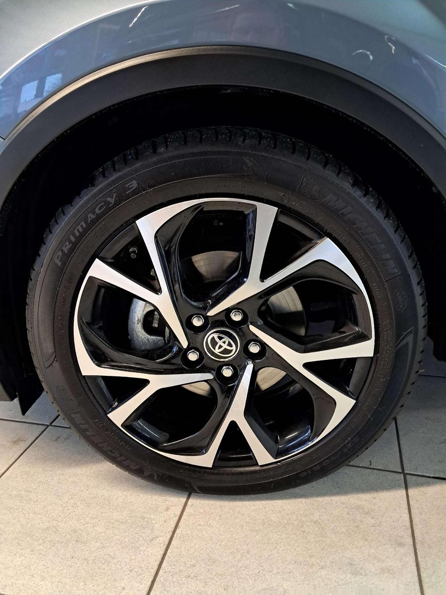 Toyota C-HR Hybride Team D