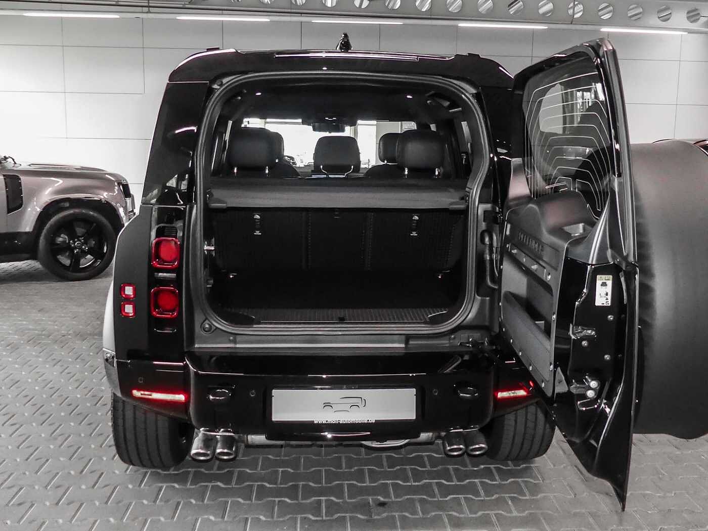 Land Rover Defender 110