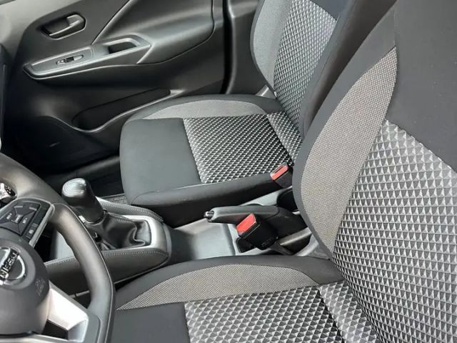 Nissan Micra Visia