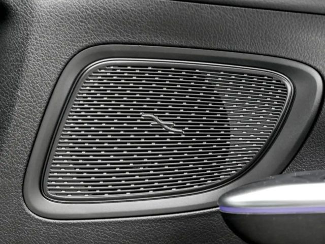 Mercedes-Benz C 180 AVANTGARDE Sedan