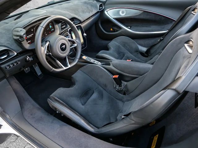 McLaren Artura Spider