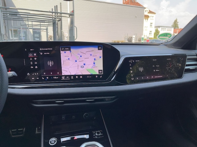 Audi A6 Avant Quattro S-Tronic