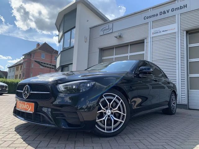 Mercedes-Benz E 220 AMG Line E 220 d Sedan