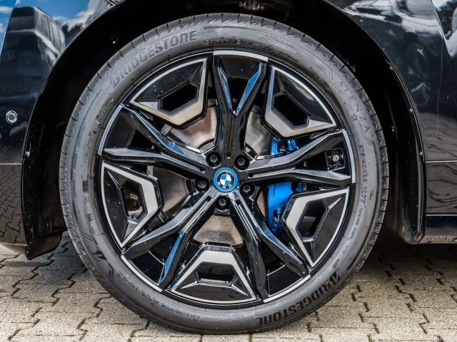 BMW iX xDrive40