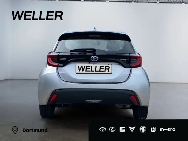 Toyota Yaris Hatchback Hybride Team D