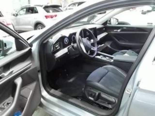 Volkswagen Passat 1.5 eTSI Business DSG Variant