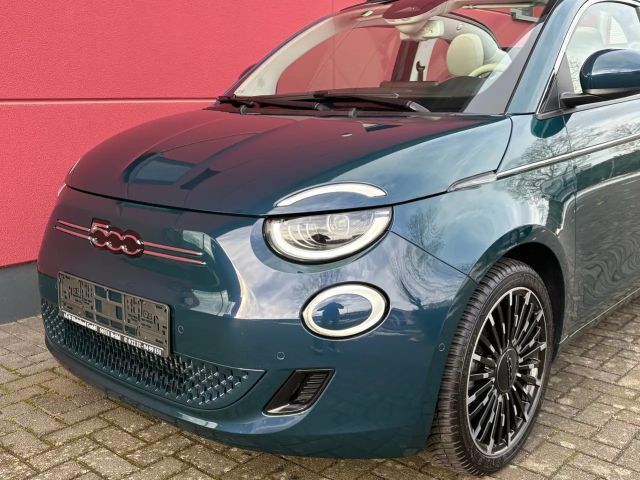 Fiat 500e La Prima