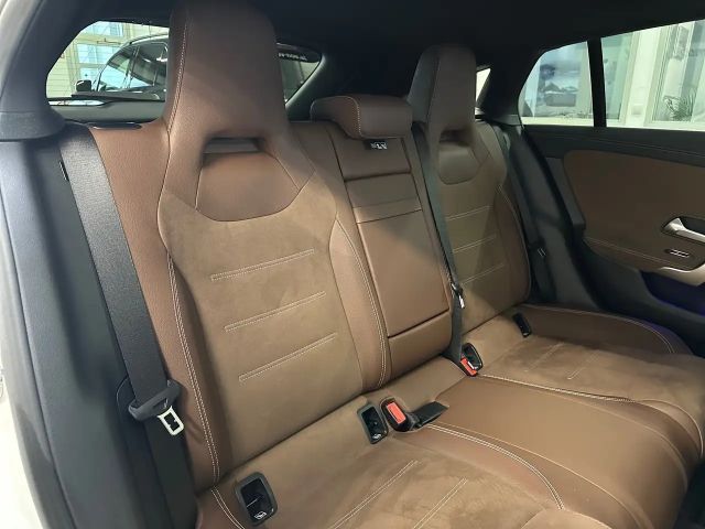 Mercedes-Benz CLA 200 AMG Line Shooting Brake