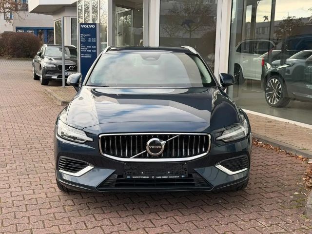 Volvo V60 AWD Core Recharge T6