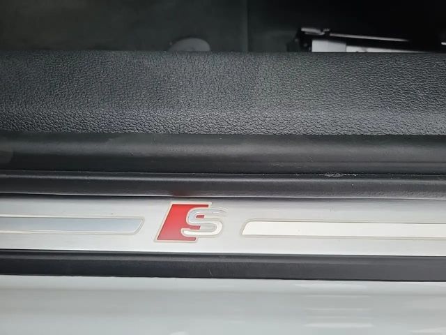 Audi A4 40 TFSI Avant S-Line