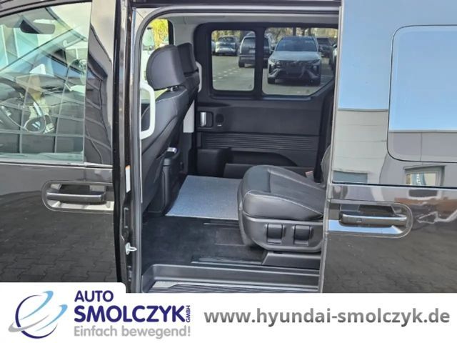 Hyundai Staria Signature